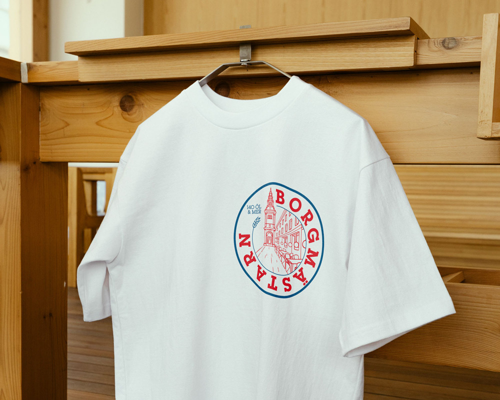 T-shirt med pubens varumärke